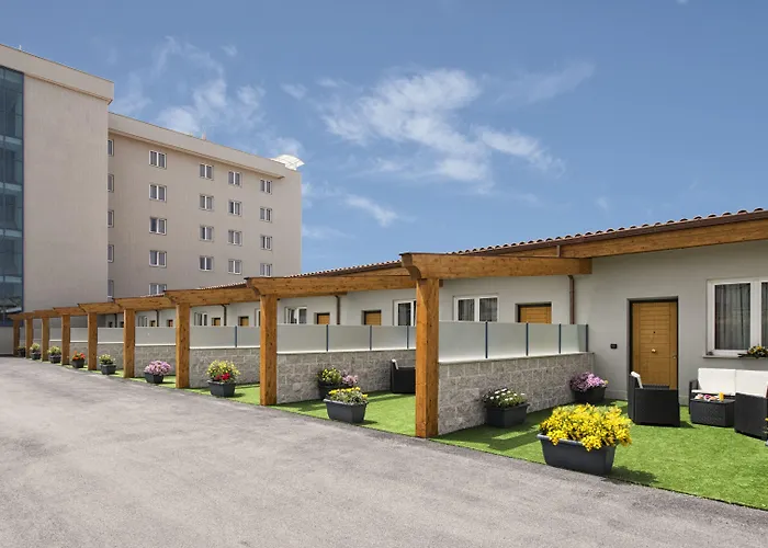 Simon Hotel